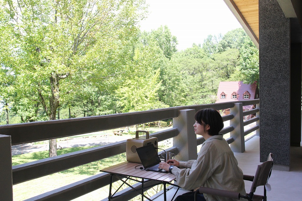 ポータブル電源・Wi-Fiのレンタルもあるので、屋外でも仕事が可能｜油山福岡コワーキングスペース・シェアオフィス｜Q-Nature ABURAYAMA FUKUOKA 